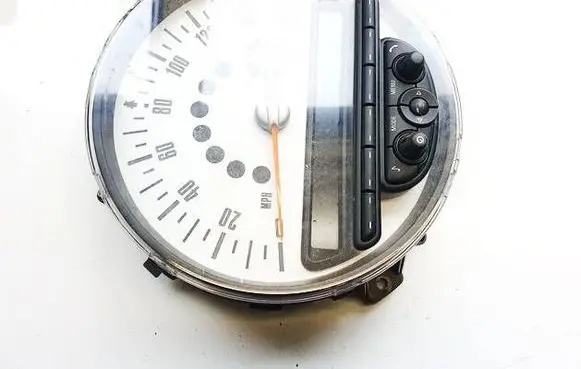 Speedometer (instrument cluster)