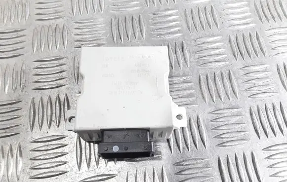 Toyota Avensis T250 Window wiper relay 8594005040