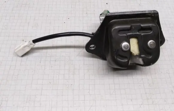 Nissan Almera N16 Tailgate/trunk/boot lock/catch/latch