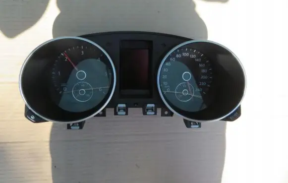 Volkswagen Golf VI Speedometer (instrument cluster) 5K0920870E