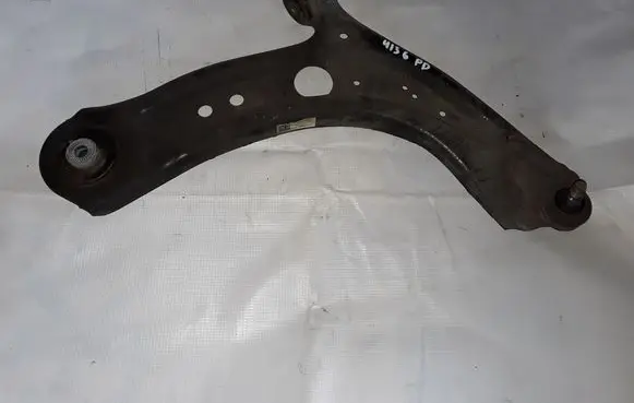 Volkswagen Golf VII Front lower control arm/wishbone 5Q0407152R