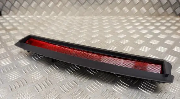 Tesla Model 3 Third/center stoplight 161520200A