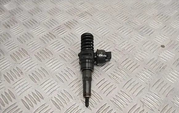 Seat Leon (1P) Fuel injector 038130073AG