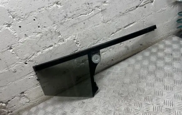 BMW 5 GT F07 Rear vent window glass 43R00050 E00025520C DOT24M62AS2