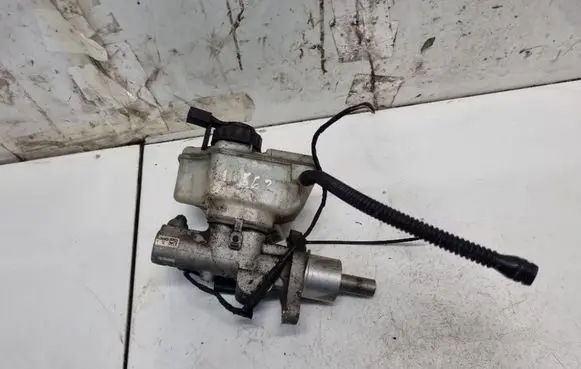 Skoda Octavia Mk2 (1Z) Master brake cylinder