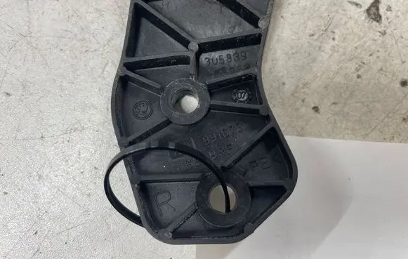 Skoda Superb B5 (3U) Rear door lock 3U5839 991670
