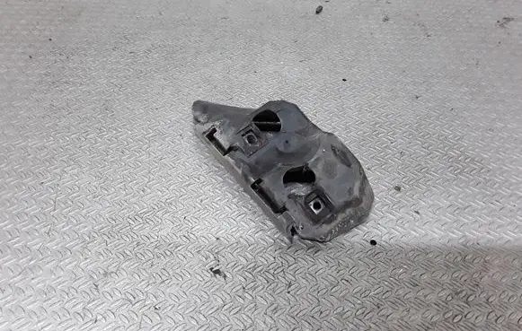 Volvo V50 Front bumper mounting bracket 30655875