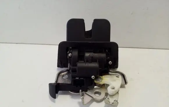 Audi Q3 8U Tailgate/trunk/boot lock/catch/latch 8U0827520