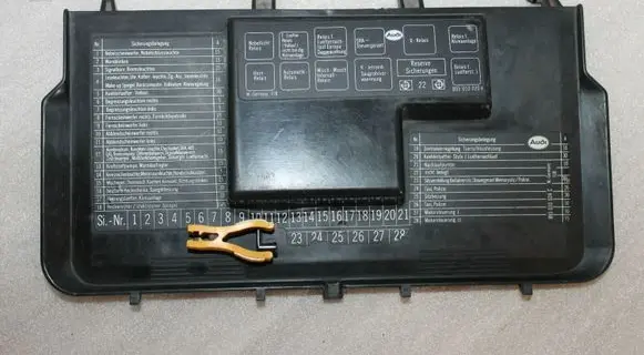 Audi 80 90 B3 Fuse box cover 893941801