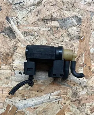 Volvo V40 Turbo solenoid valve 31339808 70466400 14T134