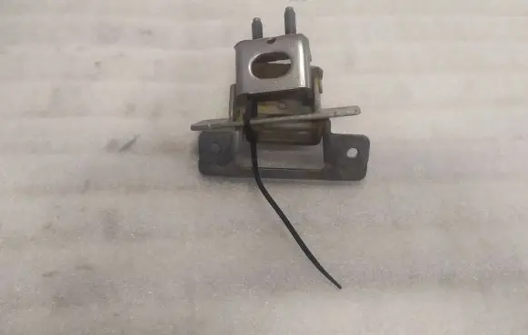 Honda Jazz Tailgate/trunk/boot hinge