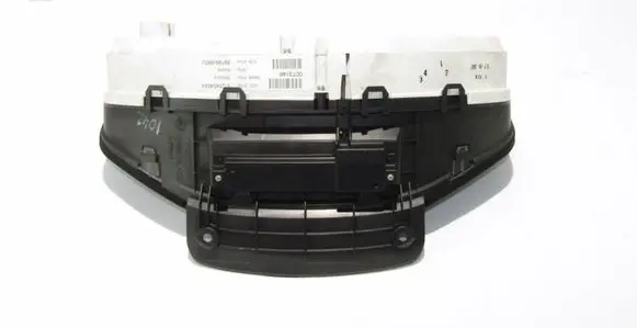 Volvo V70 Speedometer (instrument cluster) 69199680U