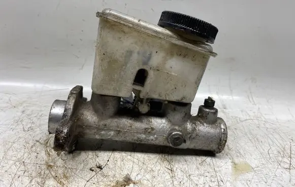 Mazda 626 Master brake cylinder
