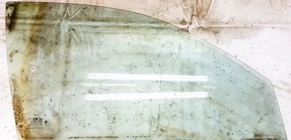 Hyundai Sonata Front door window glass four-door