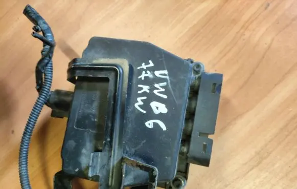 Volkswagen PASSAT B6 Turbo solenoid valve 6Q0906625