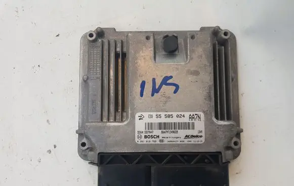 Opel Insignia A Engine control unit/module 55585024