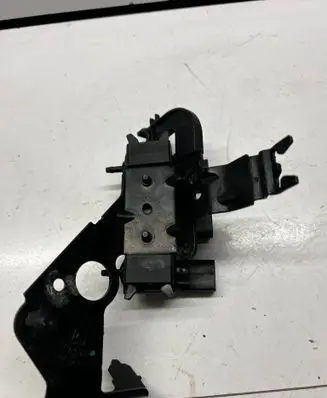Audi S5 Valve vacuum 06E133520