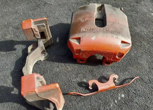 BMW 5 E39 Front brake caliper