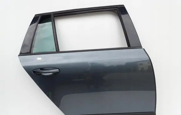 Skoda Octavia Mk3 (5E) Rear door LF7Y