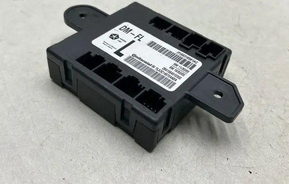 Chrysler Pacifica Door control unit/module 68316561AC 2841584910300 TLA3C146704ADA