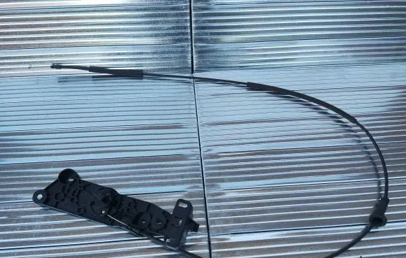 BMW 4 G22 G23 G24 G26 Engine bonnet (hood) release handle 7446416 17949110