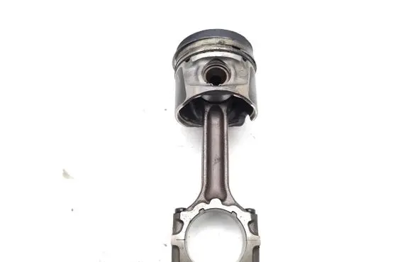 Nissan Navara Piston with connecting rod YD25DDTI