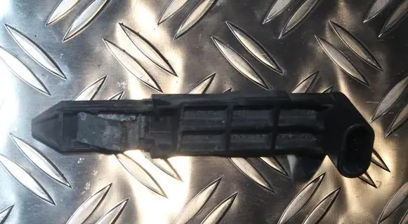 Volvo XC60 Headlight/headlamp mounting bracket 30763155