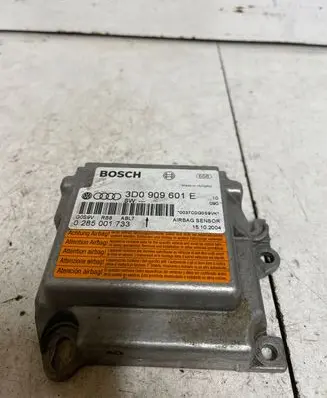 Volkswagen Touareg I Airbag control unit/module 3D0909601E 0285001733