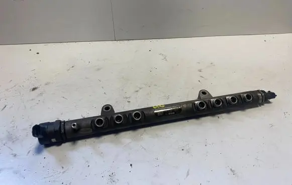 Volvo XC60 Fuel main line pipe 30777759 2916795 31216313