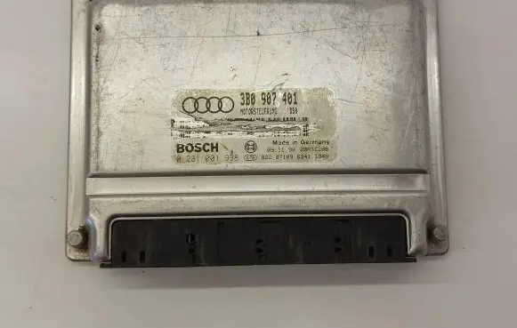 Volkswagen PASSAT B5 Engine control unit/module 3B0907401 28RTE288 0281001938