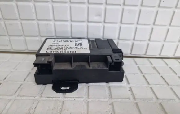 Mercedes-Benz C W204 Fuel injection pump control unit/module A2129000306 5WK11555EBF A2124460071