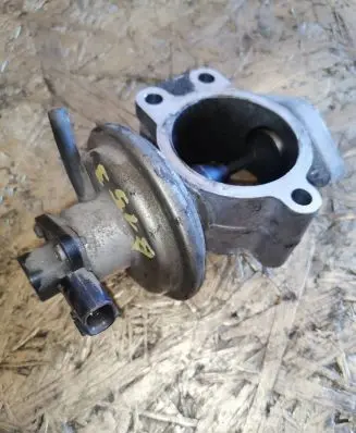 Toyota Hilux (AN10, AN20, AN30) EGR valve 258000L020
