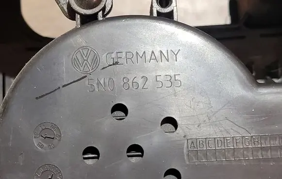 Volkswagen Tiguan Center console 5N0862535