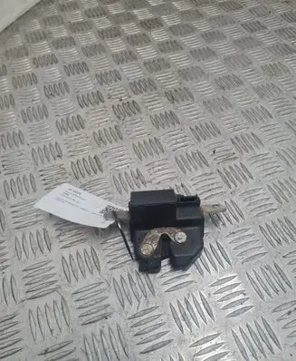 Opel Corsa D Tailgate lock latch 55701971