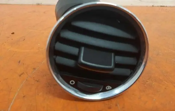 Peugeot 308 Dashboard side air vent grill/cover trim