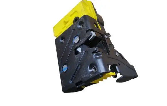 Volvo XC90 Front door lock 30699747