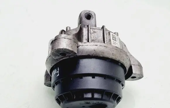 BMW 5 F10 F11 Engine mount bracket 6780264