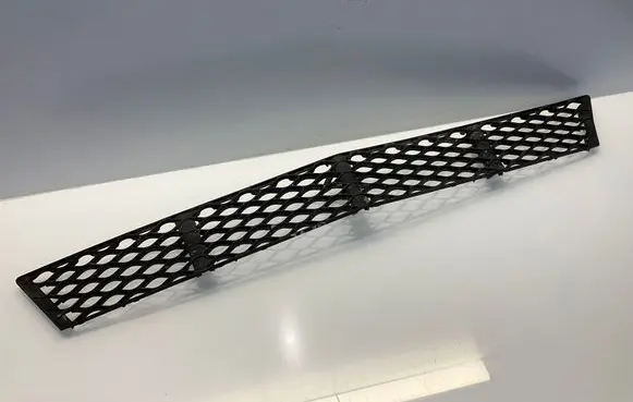 Mercedes-Benz E W211 Front bumper lower grill A2118850122 2118850122