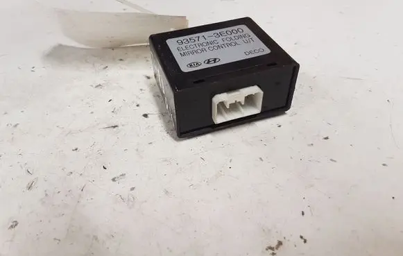 KIA Sorento Wing mirror control module 935713E000