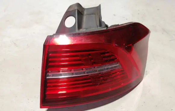Volkswagen PASSAT B8 Rear/tail lights 3G9945208B