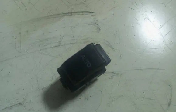 Toyota Corolla Verso AR10 Electric window control switch 8481005050