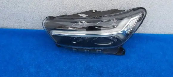 Volvo XC40 Headlight/headlamp 31655635