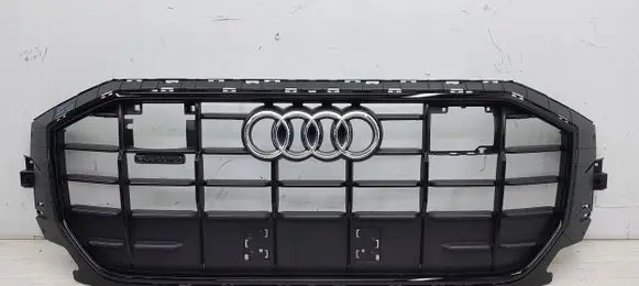 Audi Q8 Front bumper upper radiator grill 4M8853651