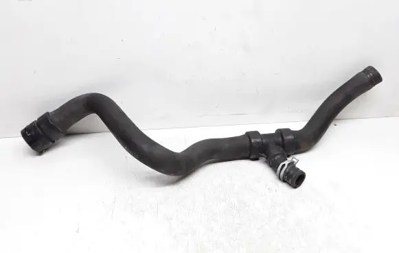 Volvo V70 Engine coolant pipe/hose