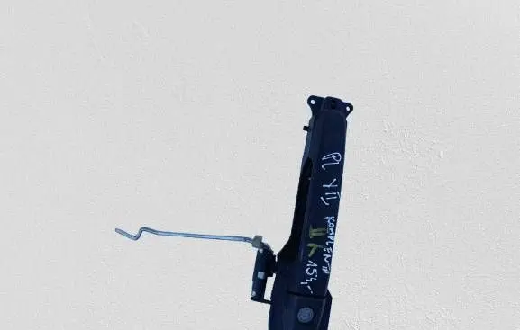 Toyota Yaris Front door exterior handle 
