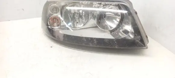 Seat Alhambra (Mk1) Headlight/headlamp 0301182612 7M8941016L