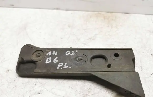 Audi A4 S4 B6 8E 8H Front bumper mounting bracket 8E0807284