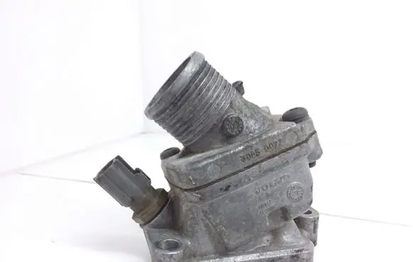 Thermostat/thermostat housing