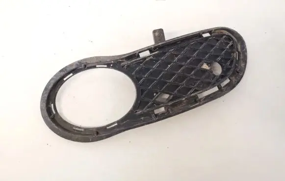 Mercedes-Benz C W203 Front bumper lower grill a2038850923