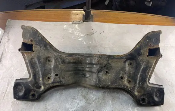 Volkswagen Polo IV 9N3 Front subframe